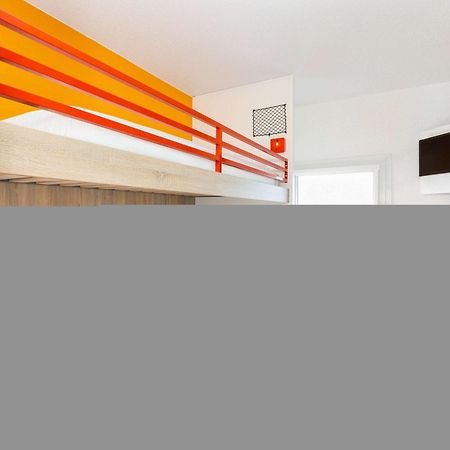 Hotelf1 Frejus Roquebrune Sur Argens Exterior photo