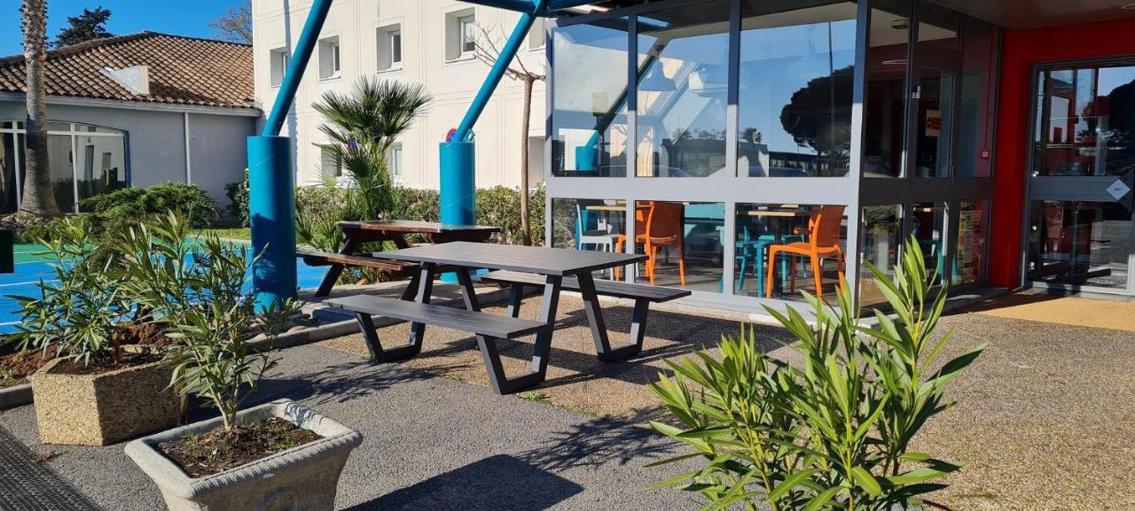 Hotelf1 Frejus Roquebrune Sur Argens Exterior photo
