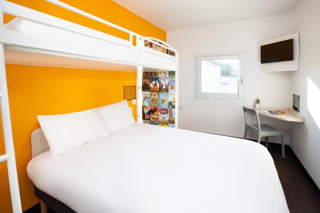 Hotelf1 Frejus Roquebrune Sur Argens Exterior photo